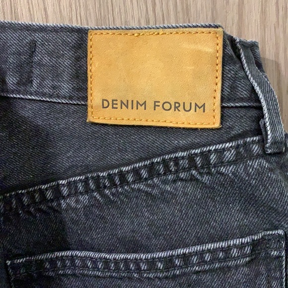 Aritizia Denim Forum The Boyfriend High Rise Loose 28L | Black Eyeliner Size 26 - Picture 4 of 10